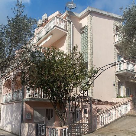 Guest House Almond Бечичи Экстерьер фото