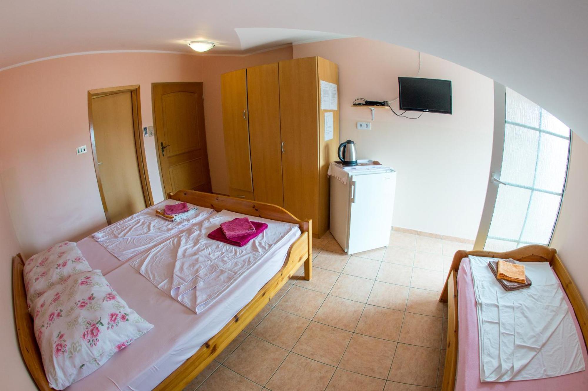 Guest House Almond Бечичи Номер фото