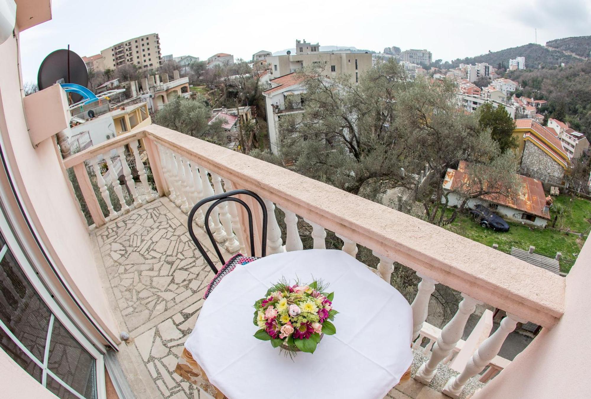 Guest House Almond Бечичи Экстерьер фото
