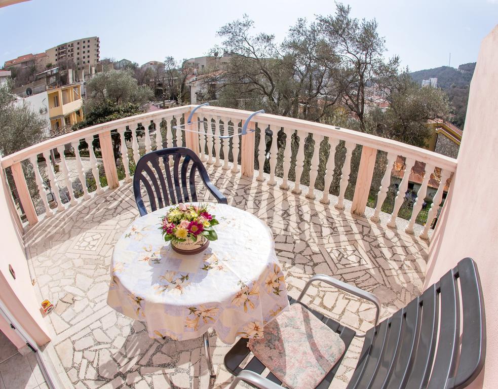 Guest House Almond Бечичи Экстерьер фото