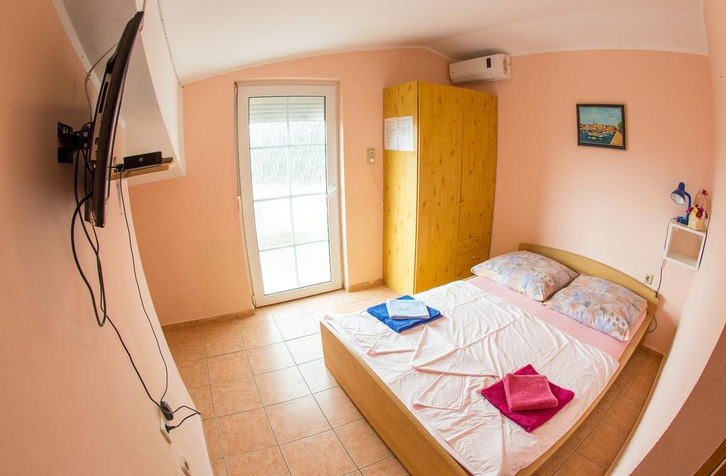 Guest House Almond Бечичи Экстерьер фото