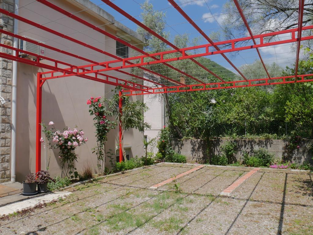 Guest House Almond Бечичи Экстерьер фото