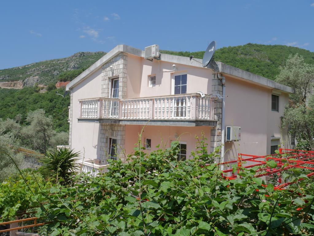 Guest House Almond Бечичи Экстерьер фото